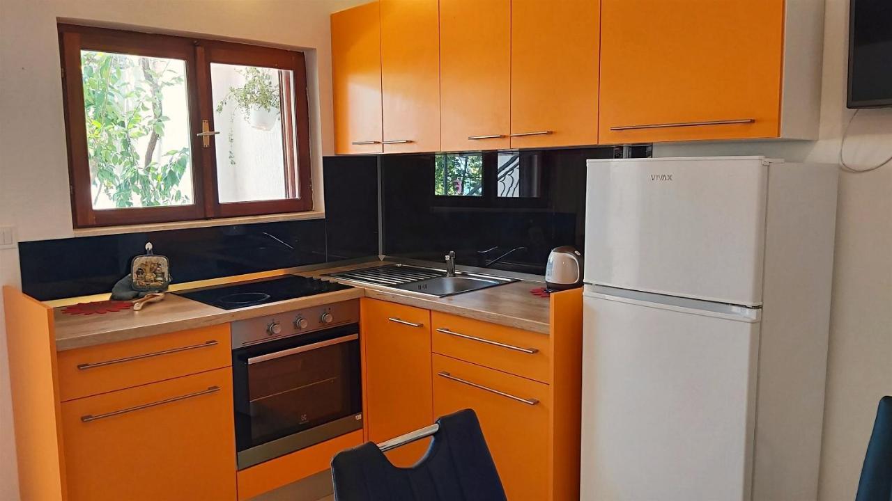 Apartments Gajo Омиш Экстерьер фото