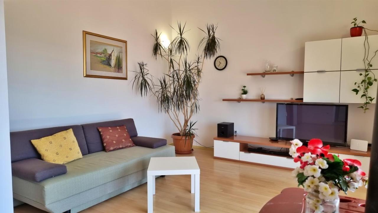 Apartments Gajo Омиш Экстерьер фото