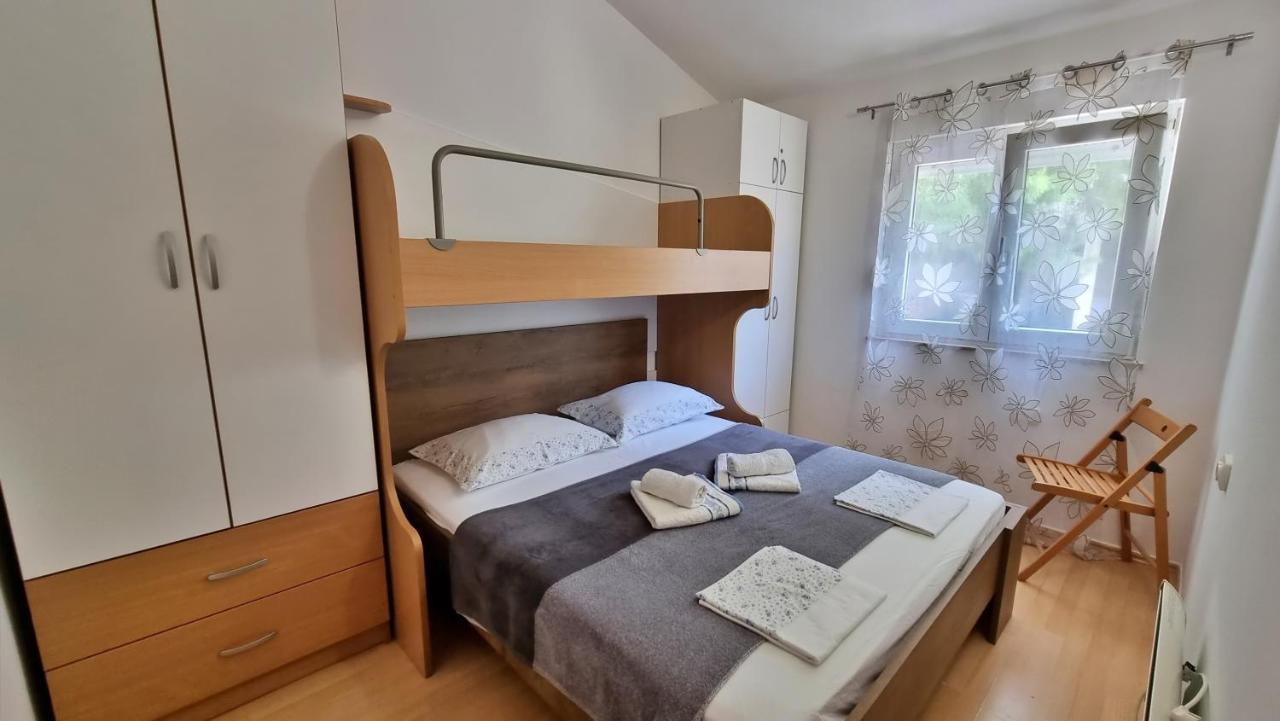 Apartments Gajo Омиш Экстерьер фото