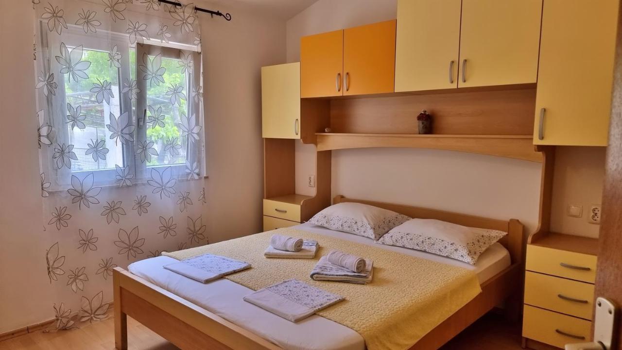 Apartments Gajo Омиш Экстерьер фото